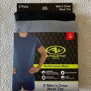 Men’s performance mesh tee size small